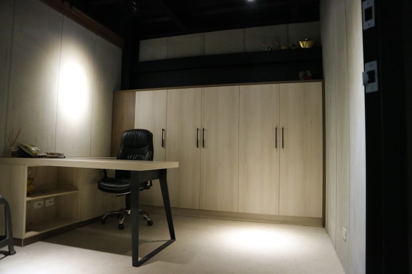 室內裝潢圖片， 簡練工業風辦公空間