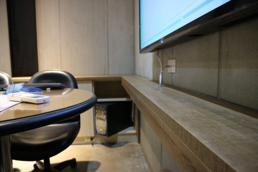 室內裝潢圖片， 簡練工業風辦公空間